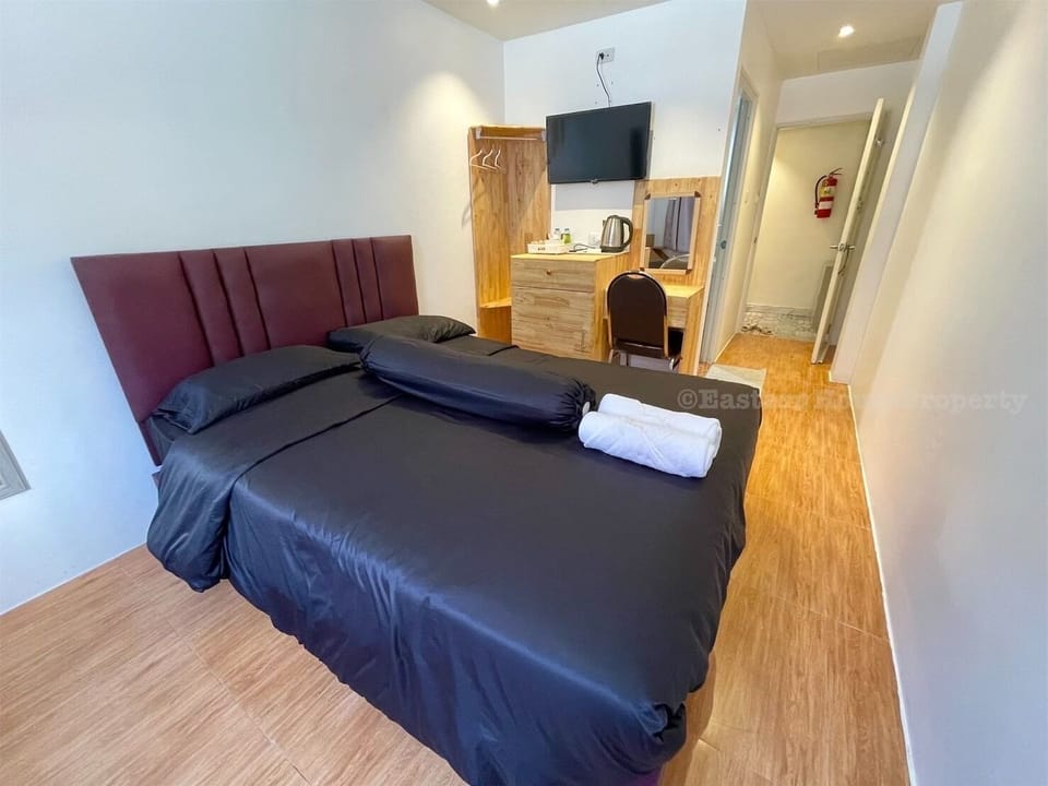 Frette Italian sheets, premium bedding, free minibar items