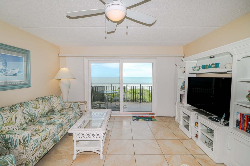 St. Augustine Beach Rentals Living Room