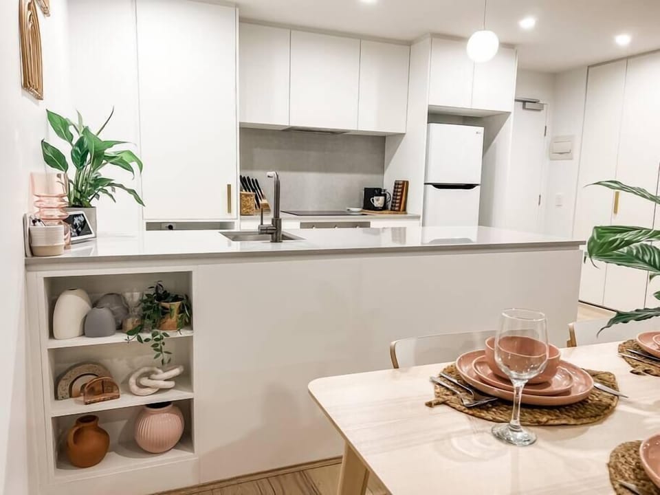 Our beautiful, modern kitchen has everything you need from breakfast cereals, to great coffee and even the tools you'd need to make a roast dinner.