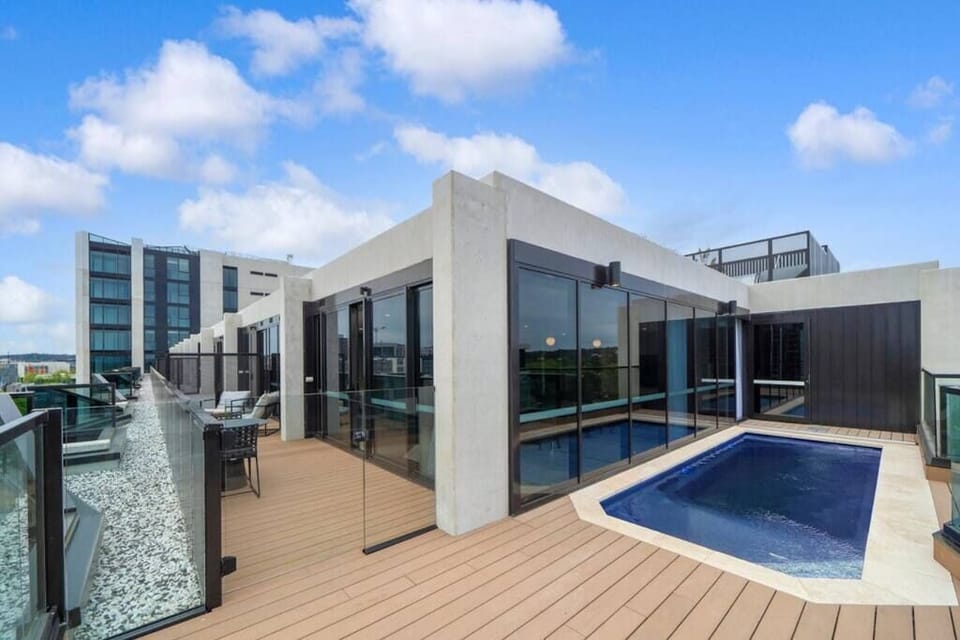 Please note, this is not a private pool.

One of two pools in the complex, enjoy the hot Canberra summer by cooling off in the pool.