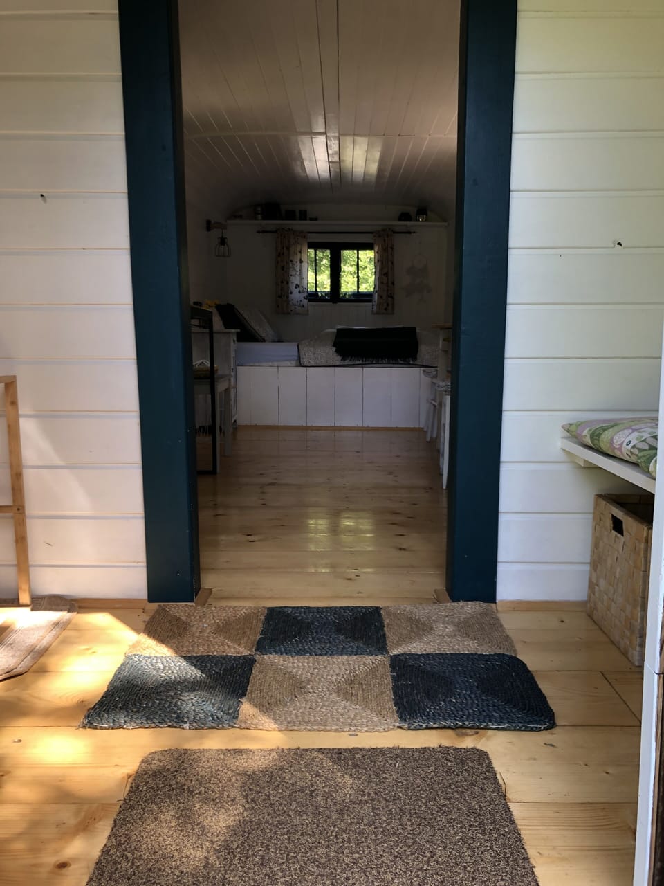 Traditional Cabin, Non Smoking, Kitchenette | Living area