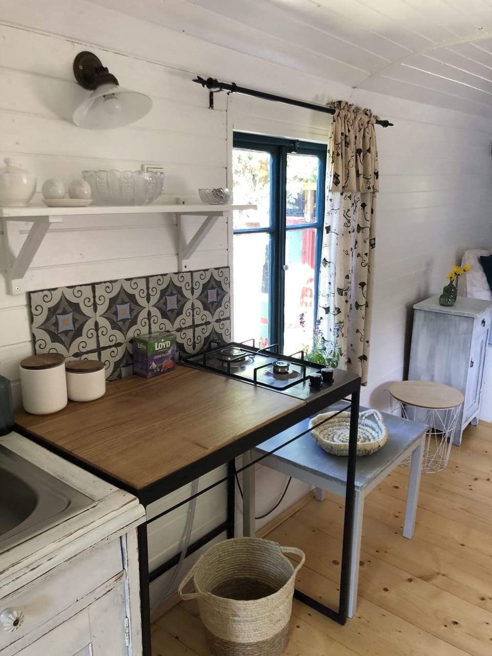 Traditional Cabin, Non Smoking, Kitchenette | Private kitchen | Electric kettle