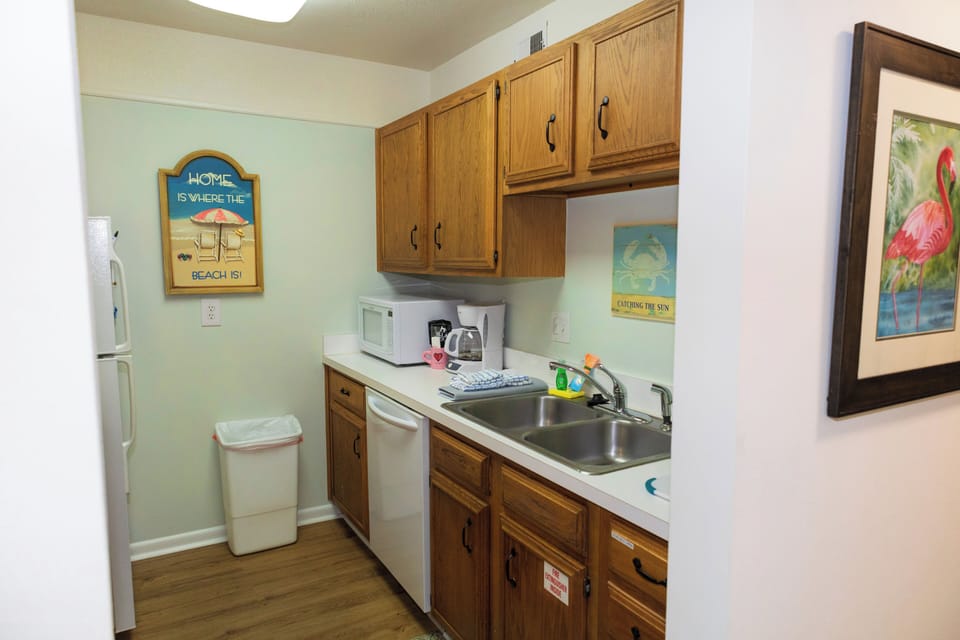 Kitchen with regular coffee and Keurig 