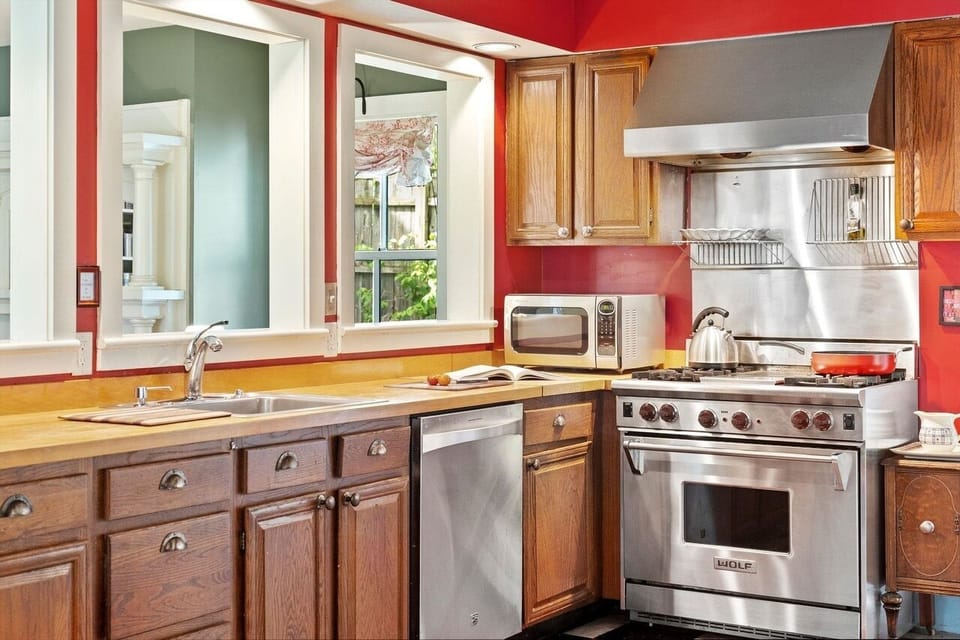 Stunning Vermont Farmhouse in Stowe Town Center (3018)