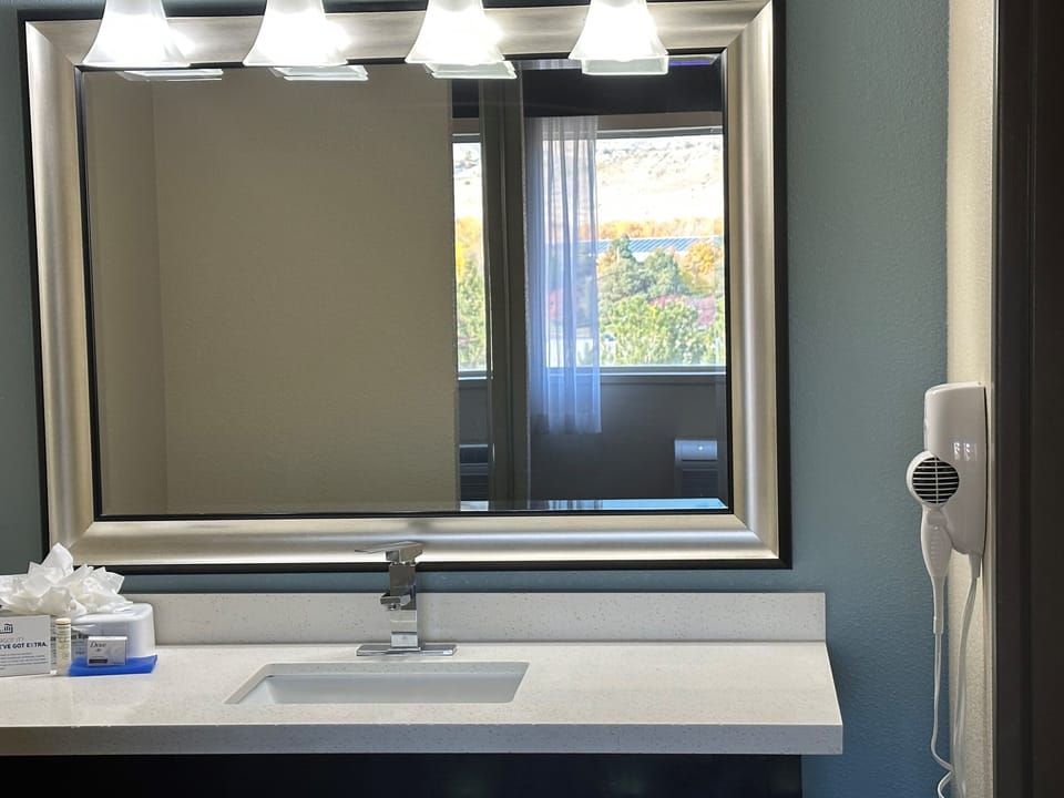Suite, 1 King Bed | Premium bedding, pillowtop beds, desk, laptop workspace