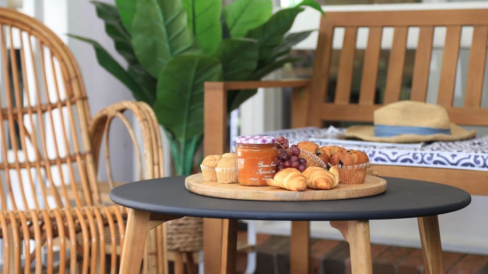 Natures Nest on Nari | Undercover entertaining area