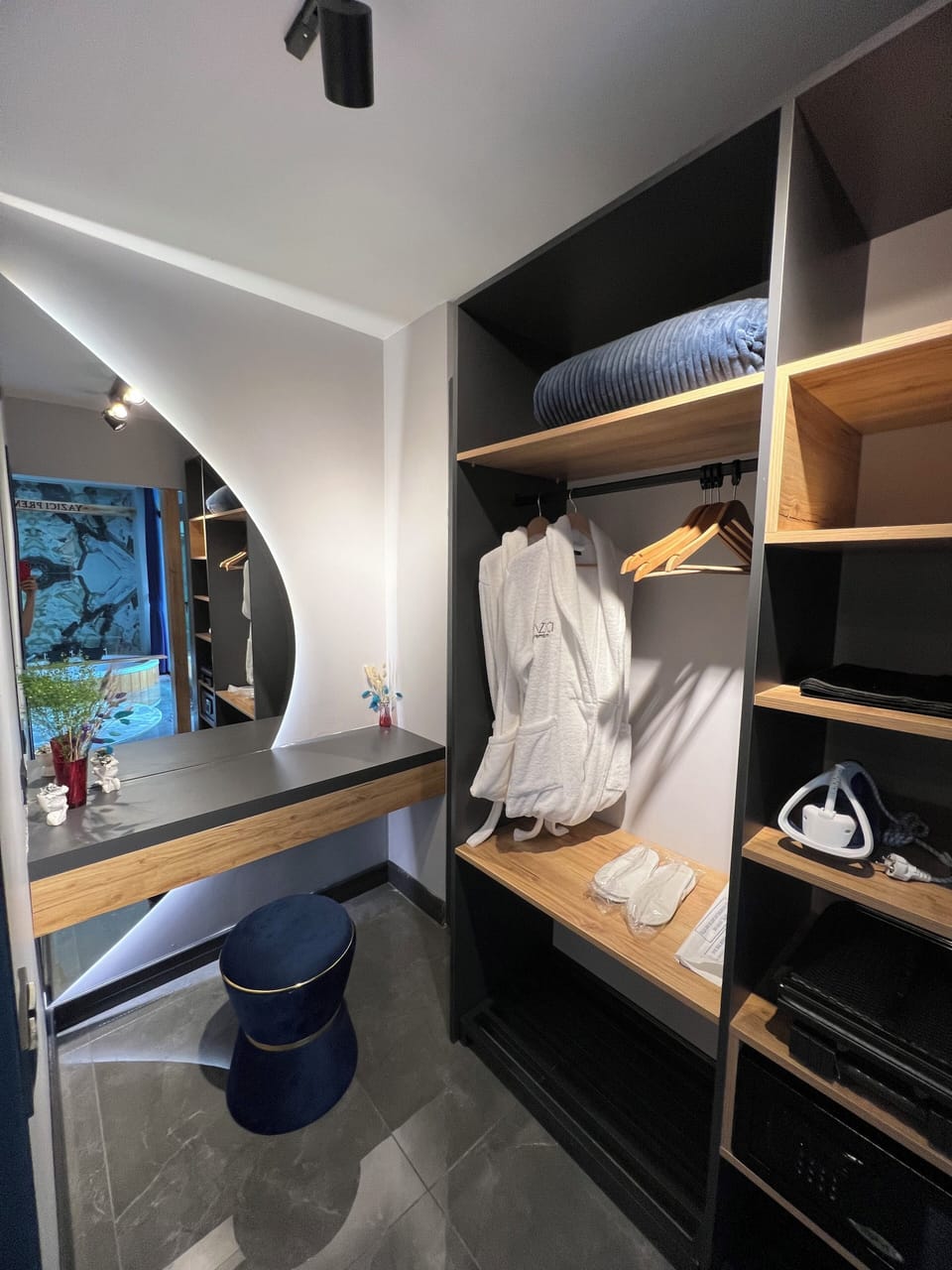 1 bedroom, premium bedding, memory foam beds, free minibar items
