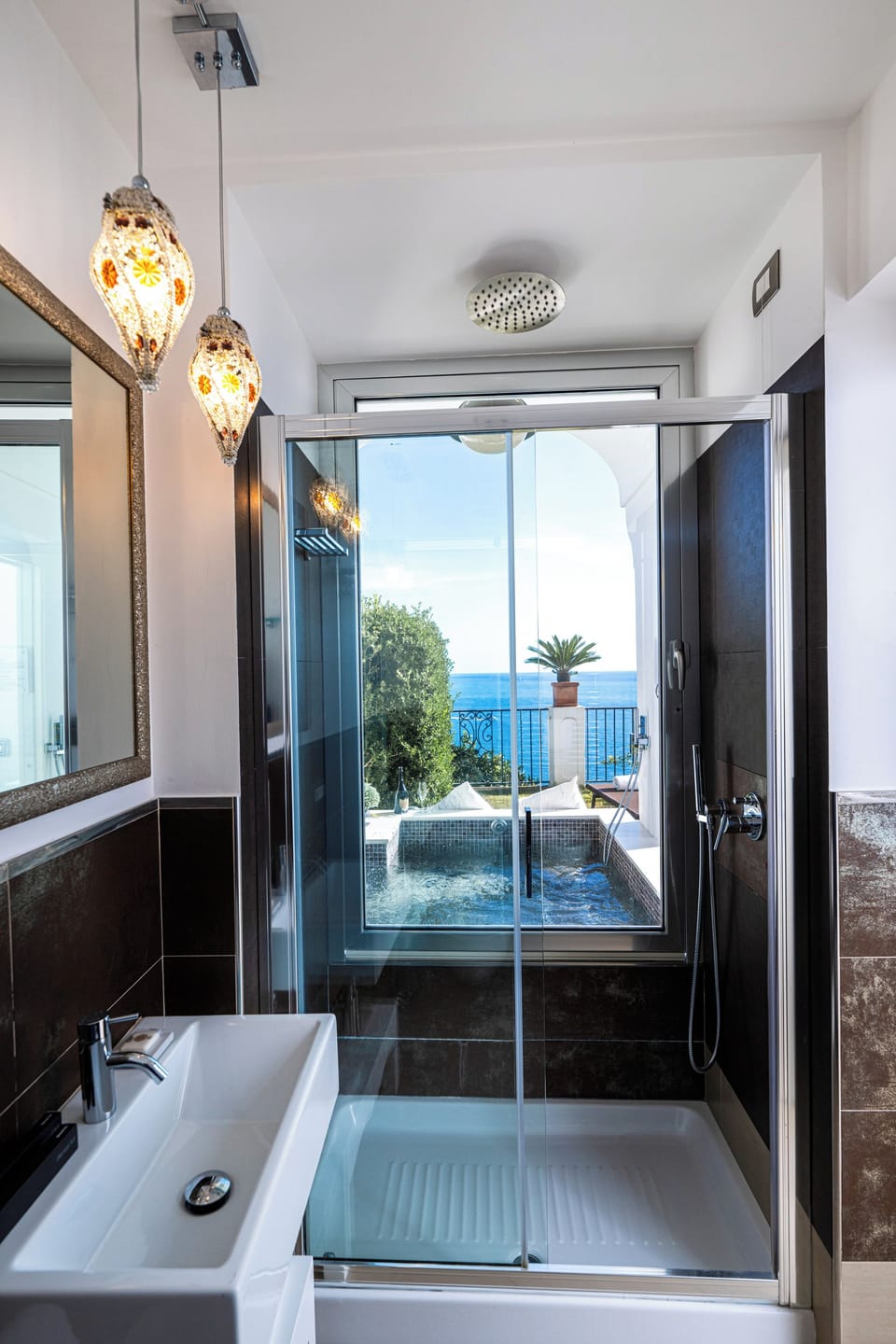 Honeymoon Double Room | Bathroom | Free toiletries, hair dryer, bidet, towels