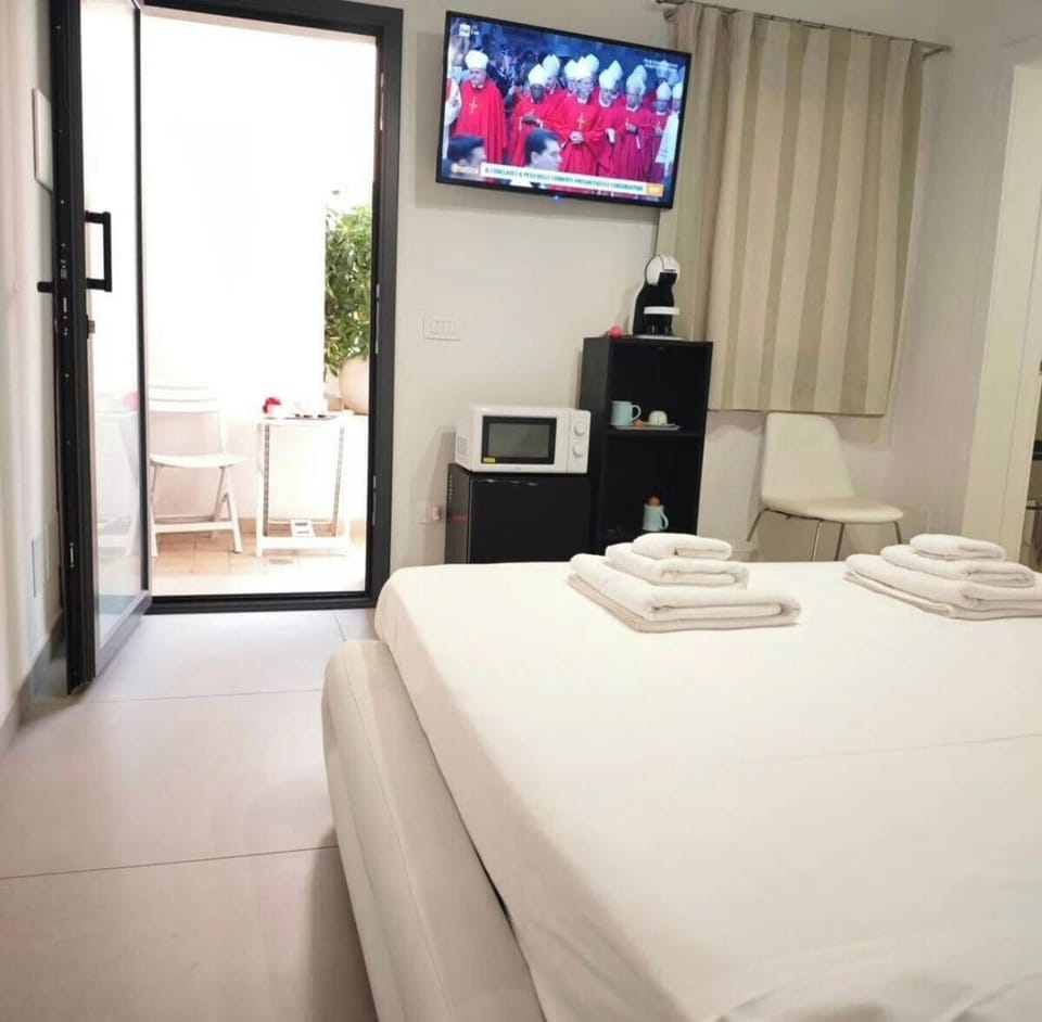 Exclusive Room | Premium bedding, memory foam beds, minibar, desk