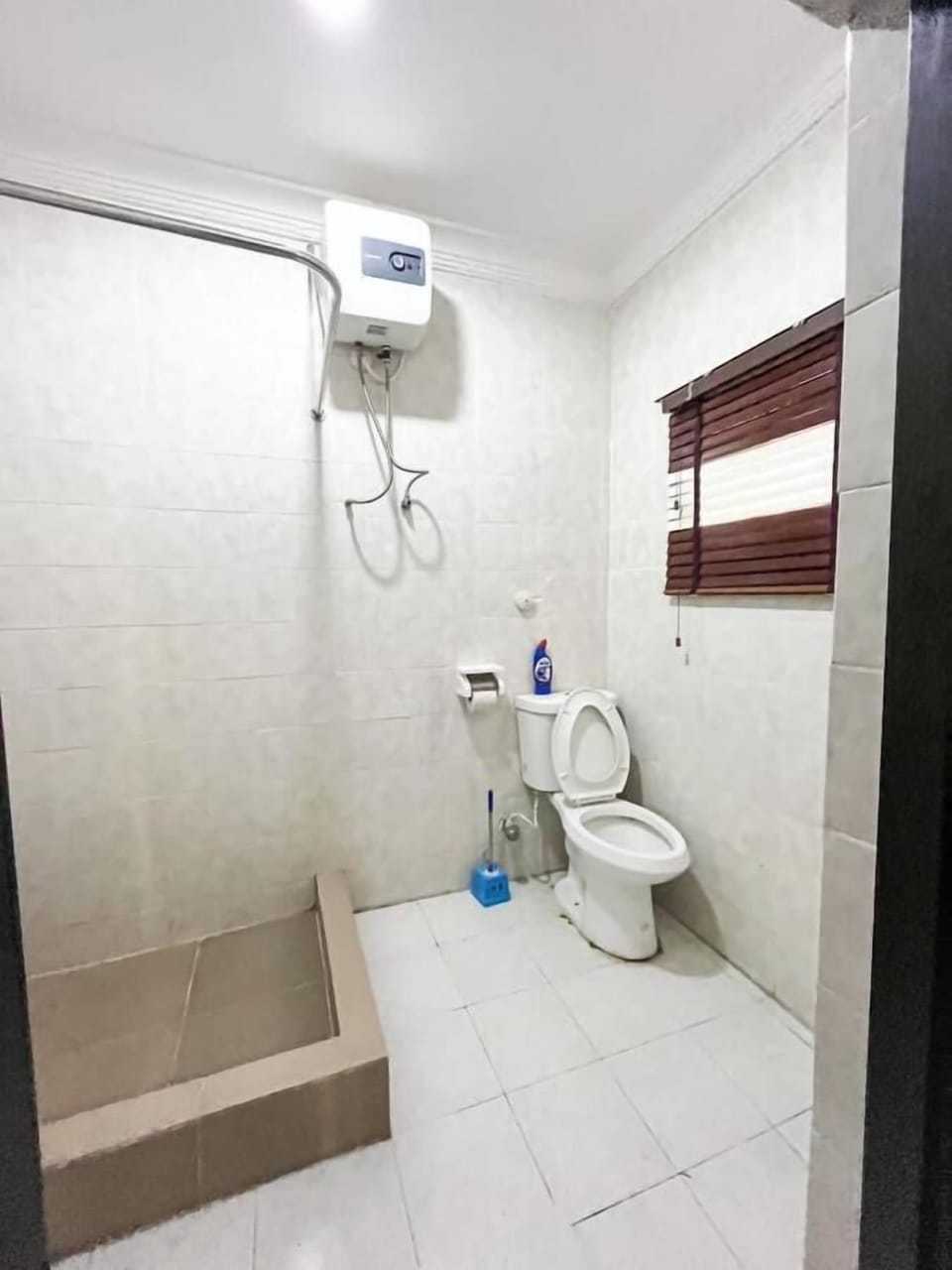 Economy Room | Bathroom | Slippers