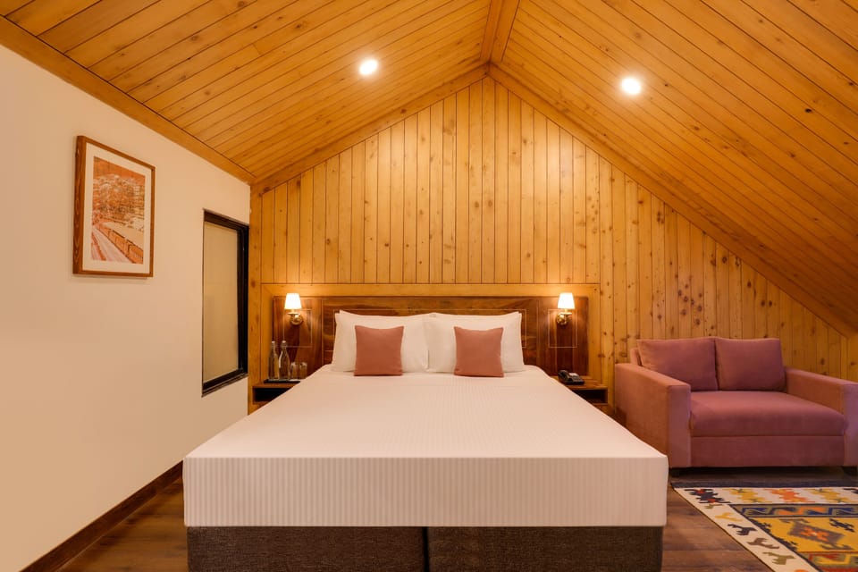 Attic Room | Desk, soundproofing, free WiFi, bed sheets