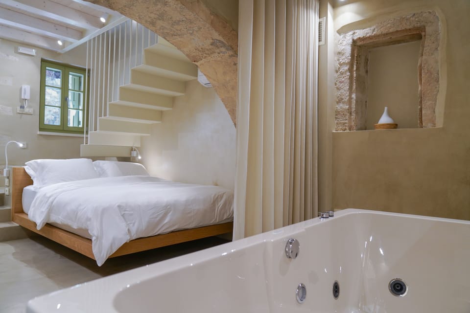 Luxury Townhome, 2 Bedrooms, Hot Tub | 2 bedrooms, hypo-allergenic bedding, soundproofing, iron/ironing board