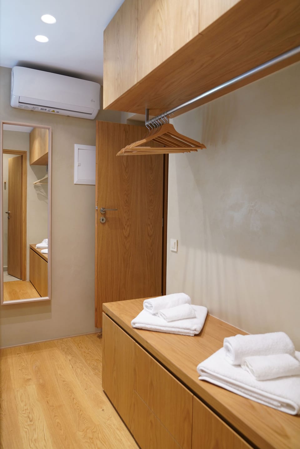 Luxury Townhome, 2 Bedrooms, Hot Tub | 2 bedrooms, hypo-allergenic bedding, soundproofing, iron/ironing board