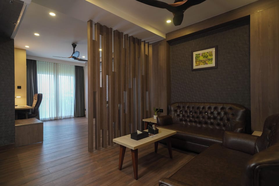 Royal Studio Suite, 1 King Bed, Balcony | Room amenity