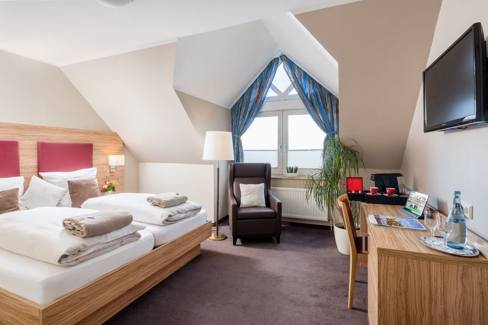 Comfort Double Room | Premium bedding, in-room safe, desk, laptop workspace