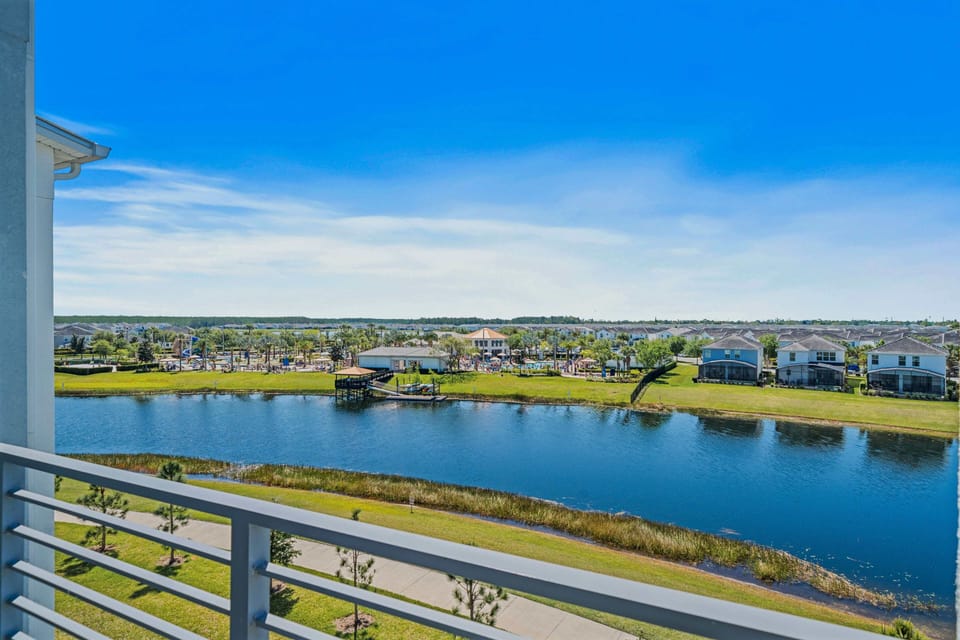 Balcony with lakeview