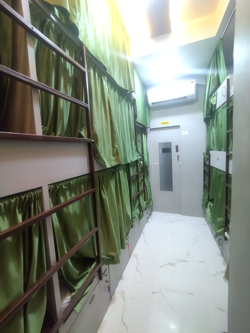Basic Shared Dormitory | Soundproofing, free WiFi