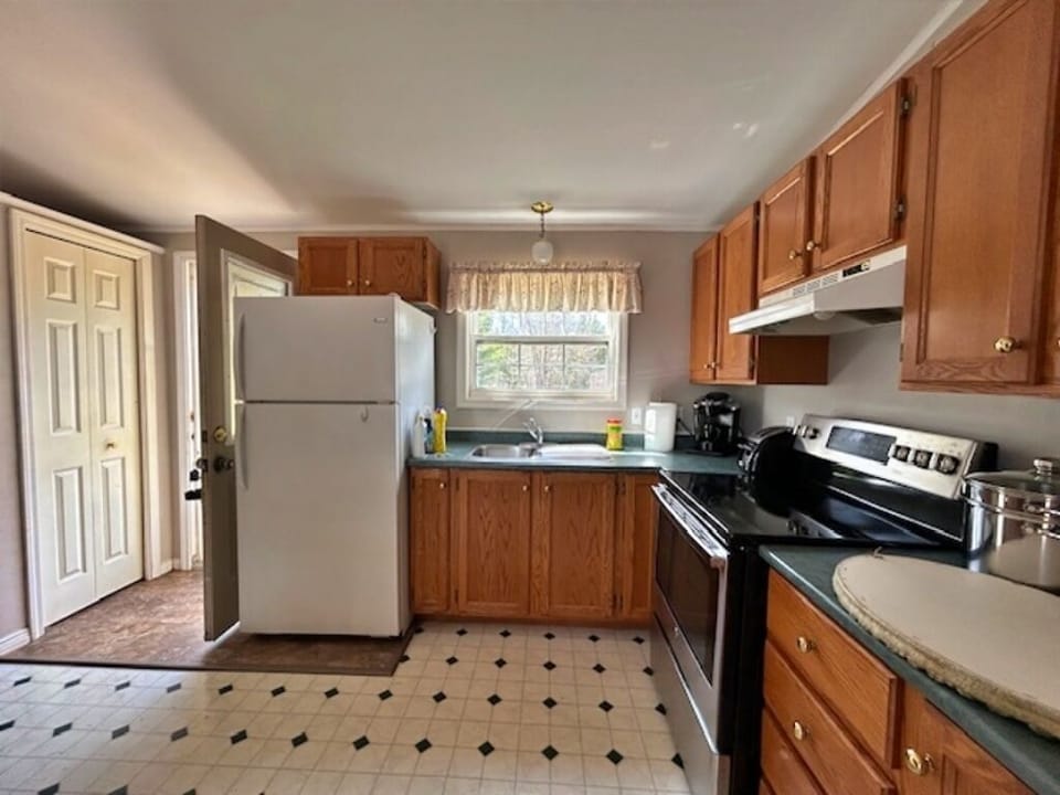 Spacious kitchen
