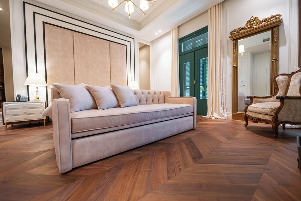 Classic Studio Suite | Premium bedding, minibar, desk, soundproofing