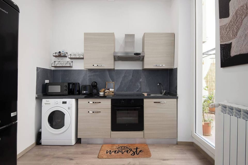 fully equipped kitchen 