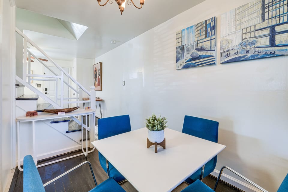Dining Room | Dishware & Flatware Provided | Main Level