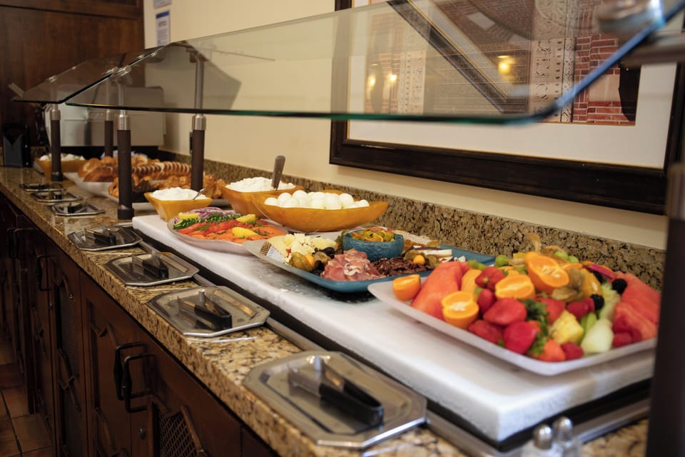 Free daily continental breakfast