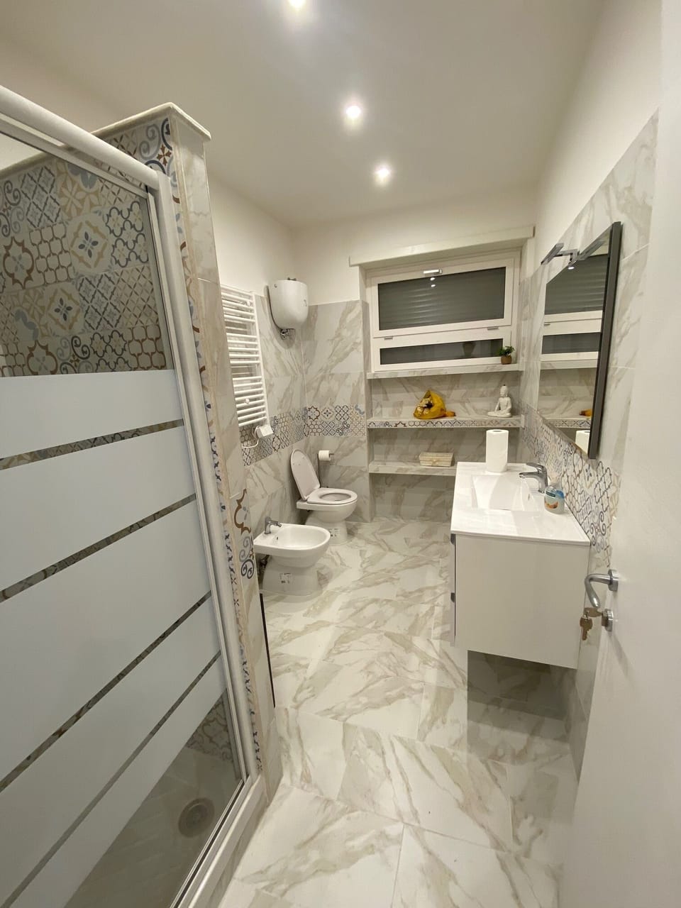 Superior Room | Bathroom | Shower, hair dryer, bathrobes, bidet
