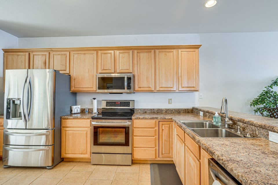 Kitchen | Main Level