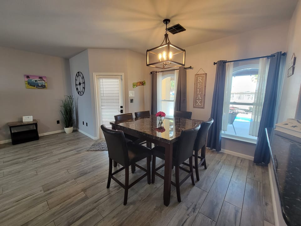 Dining table seats 6