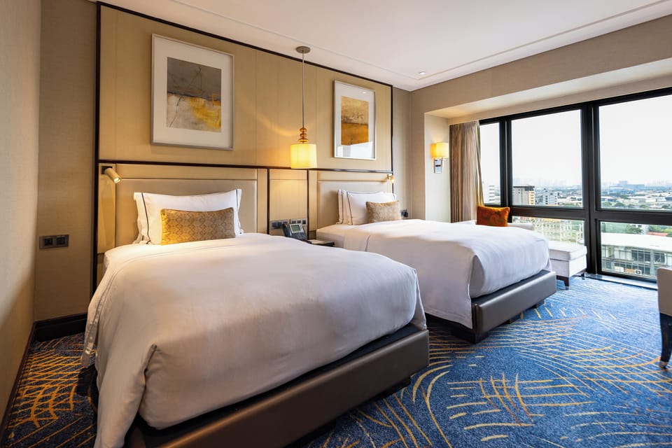 Resort Double Queen, City View | Premium bedding, minibar, in-room safe, desk