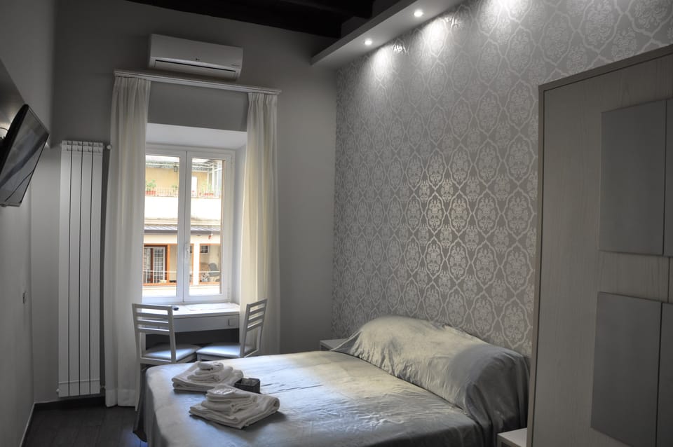 Apartment, 1 Bedroom, Kitchenette | Minibar, in-room safe, desk, soundproofing