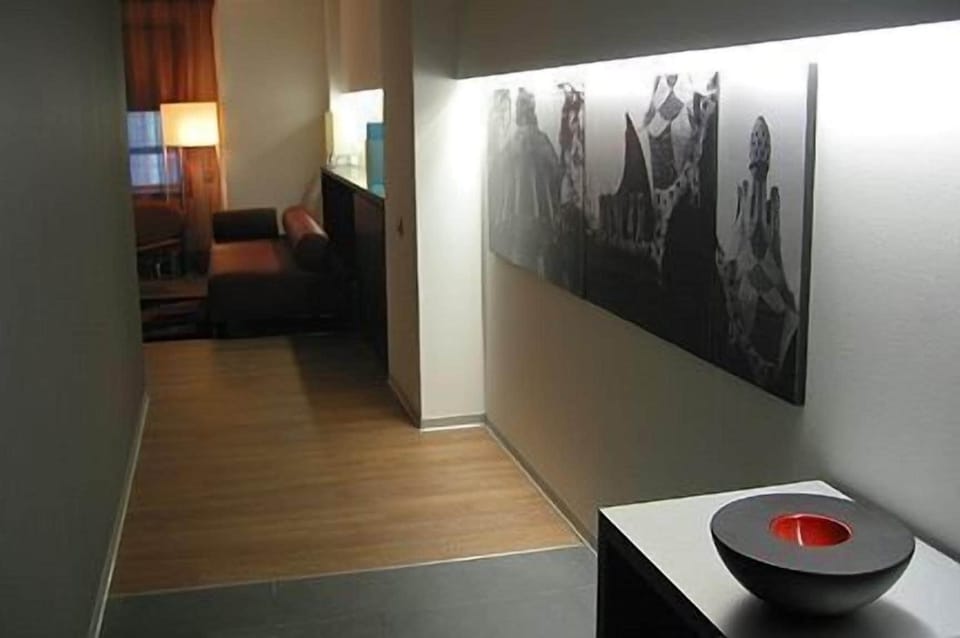 Apartment, 1 Bedroom, Kitchenette | Minibar, in-room safe, desk, soundproofing