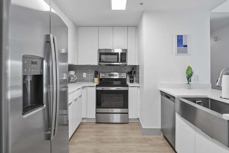 Lovely fully-equipped kitchen with everything you need to prepare your meals and enjoy a nice dinner!