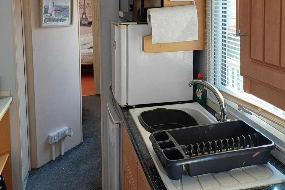 Chalet | Private kitchen | Fridge, microwave, oven, stovetop