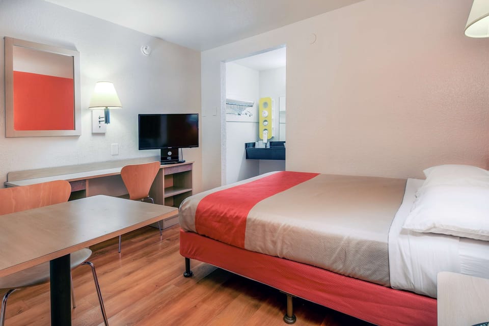 Free cribs/infant beds, free WiFi, bed sheets