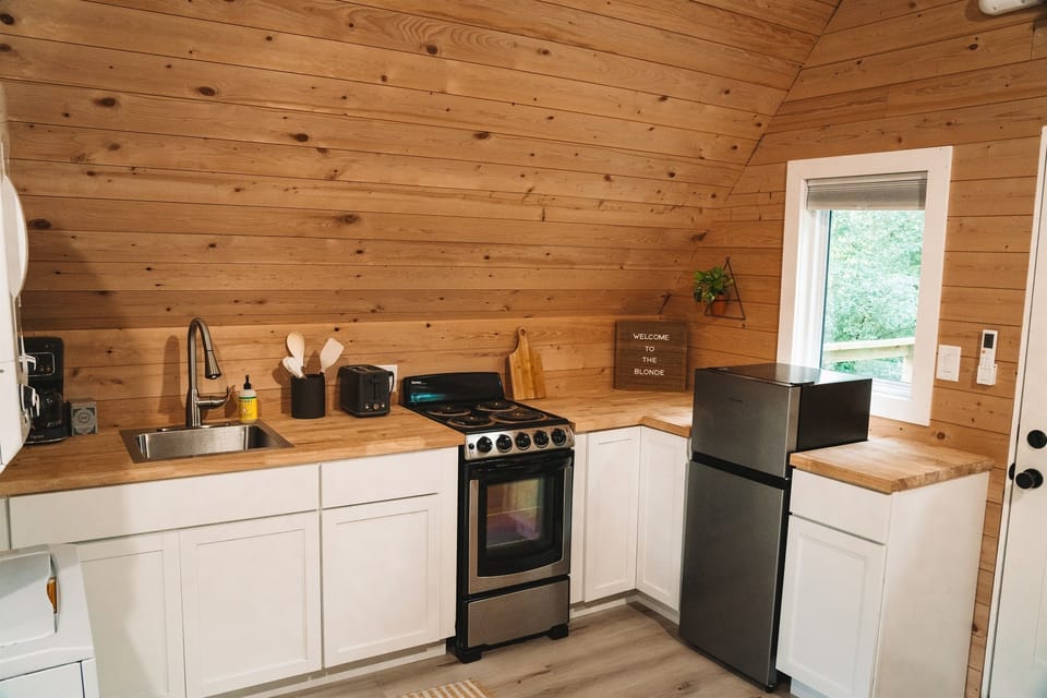Full kitchen!