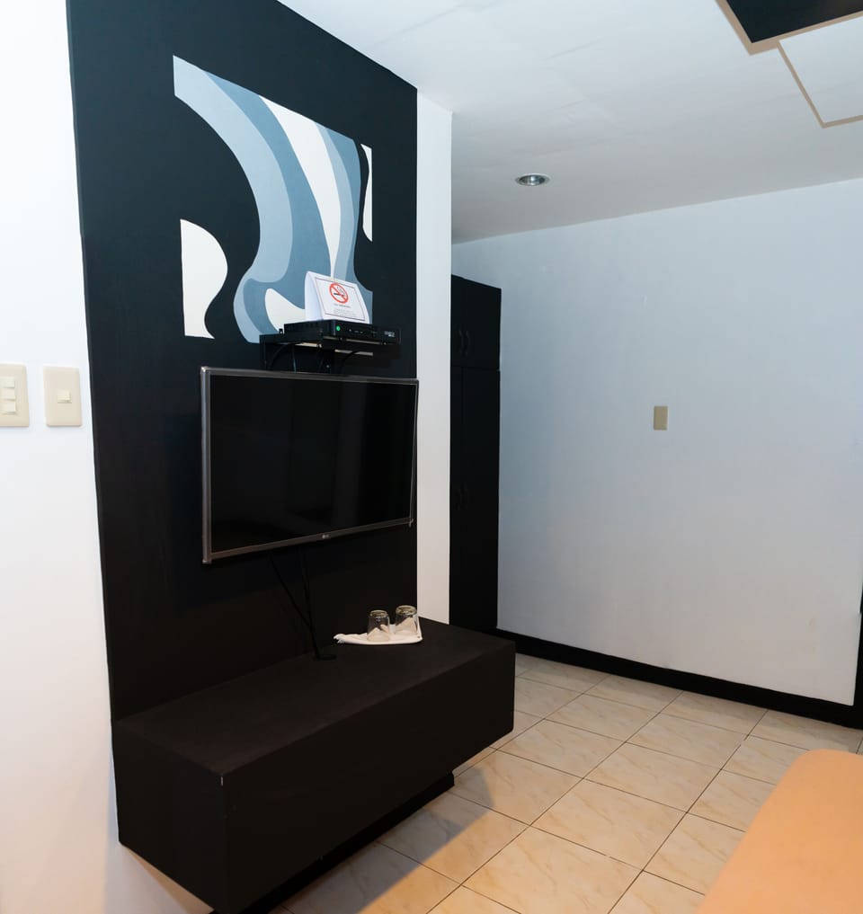 Deluxe Double Room, 1 Double Bed | Television