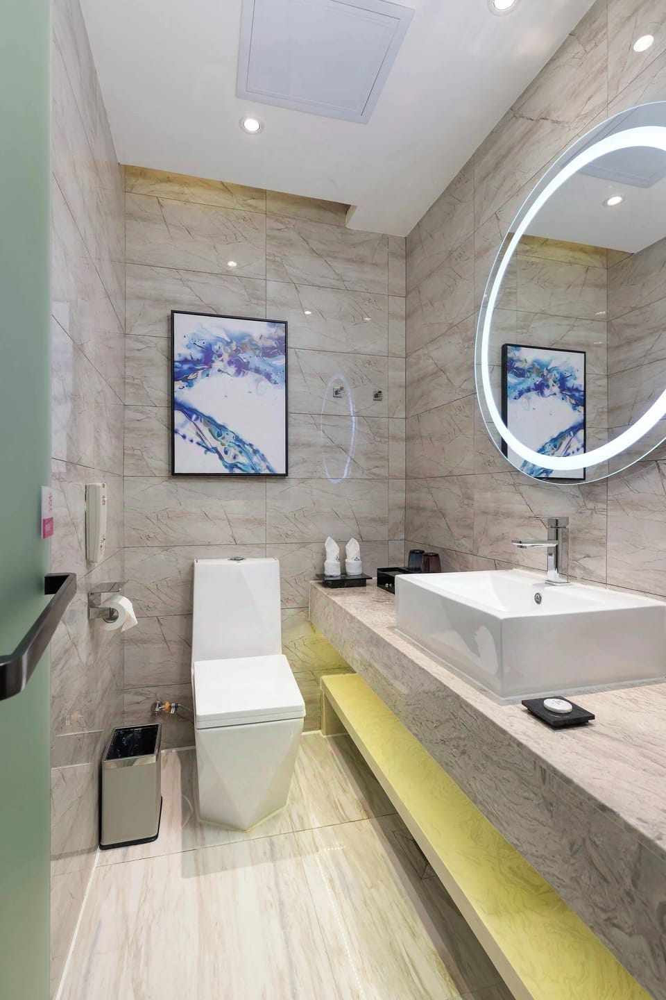 Shower, hydromassage showerhead, hair dryer, slippers