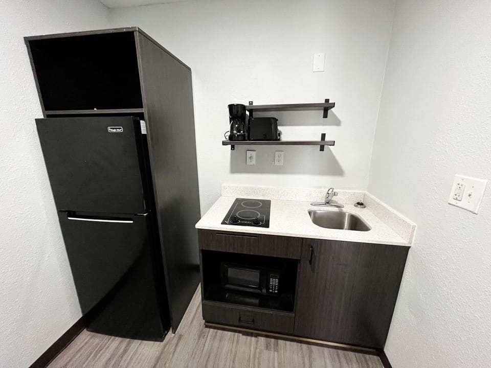 Fridge, microwave, stovetop, toaster