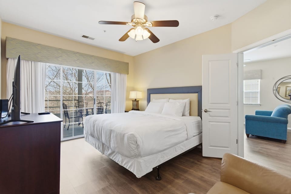 Master bedroom with King Bed, Cable TV, Private Bath, and Deck Access