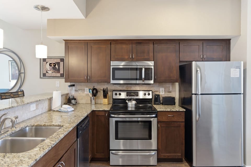 Fully equipped kitchen with upgraded appliances