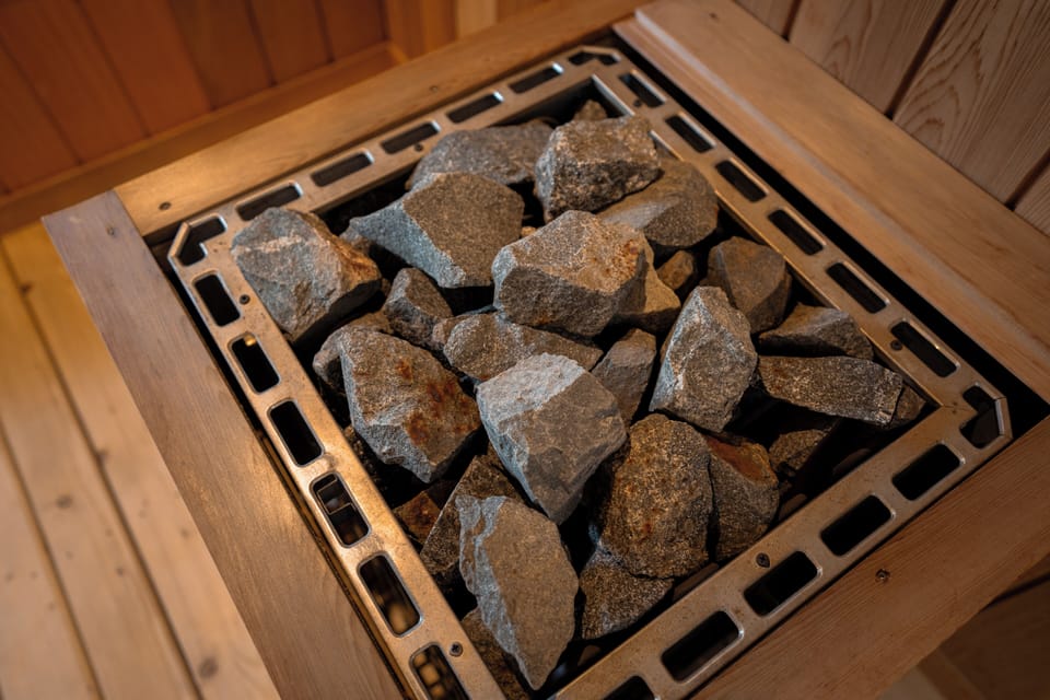 Sauna, hot tub, steam room