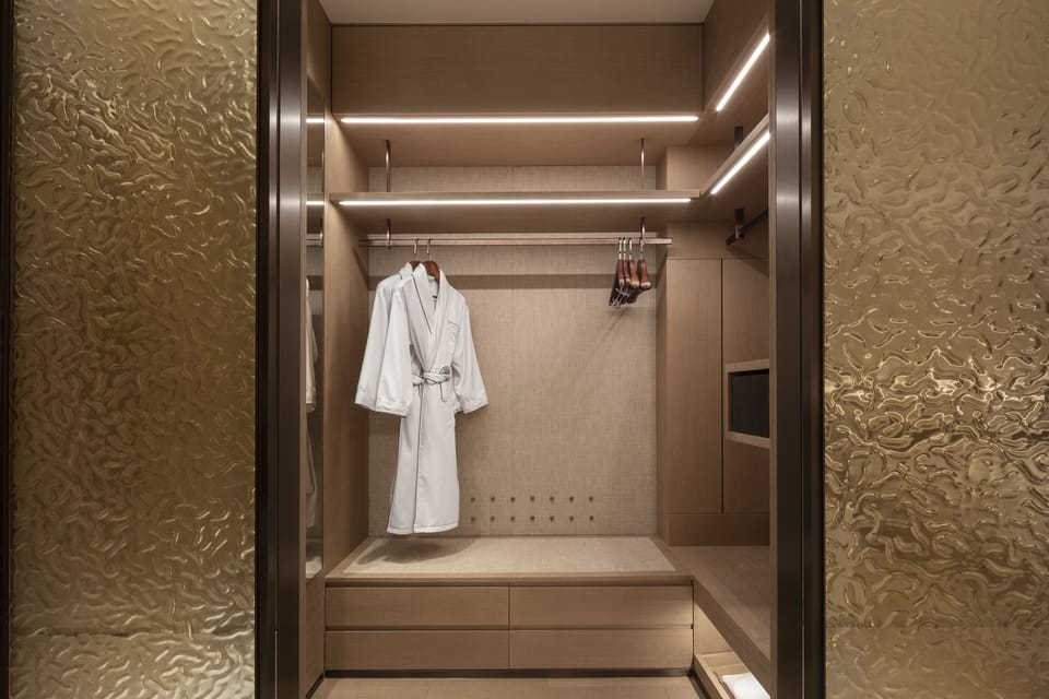 Luxury Twin Room, Non Smoking, No Windows | Premium bedding, down comforters, free minibar items, in-room safe