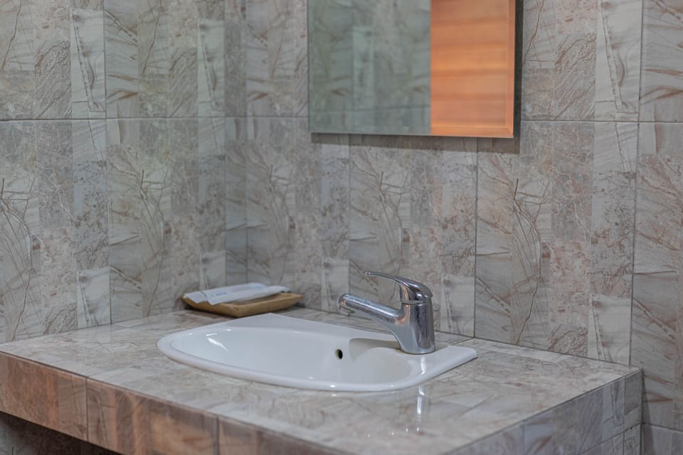 Free toiletries, bidet