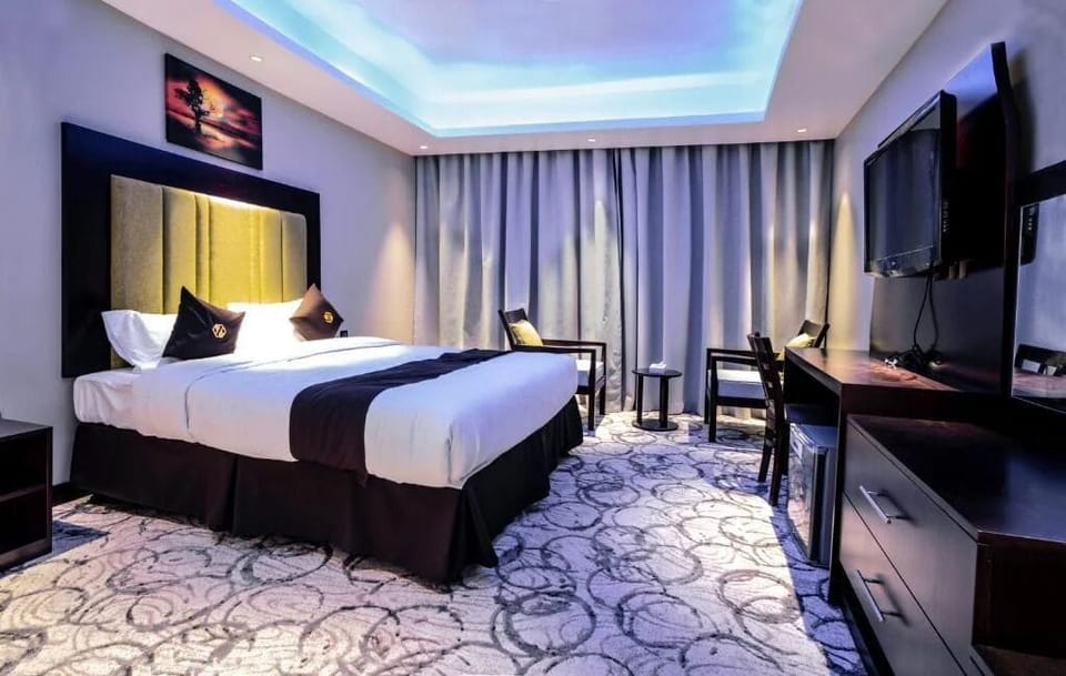 Executive Room | 1 bedroom, pillowtop beds, in-room safe, desk