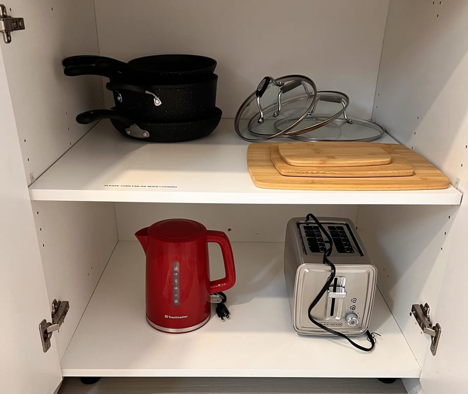 Kitchen loaded with everything you need! (no oven, cooktop only!)