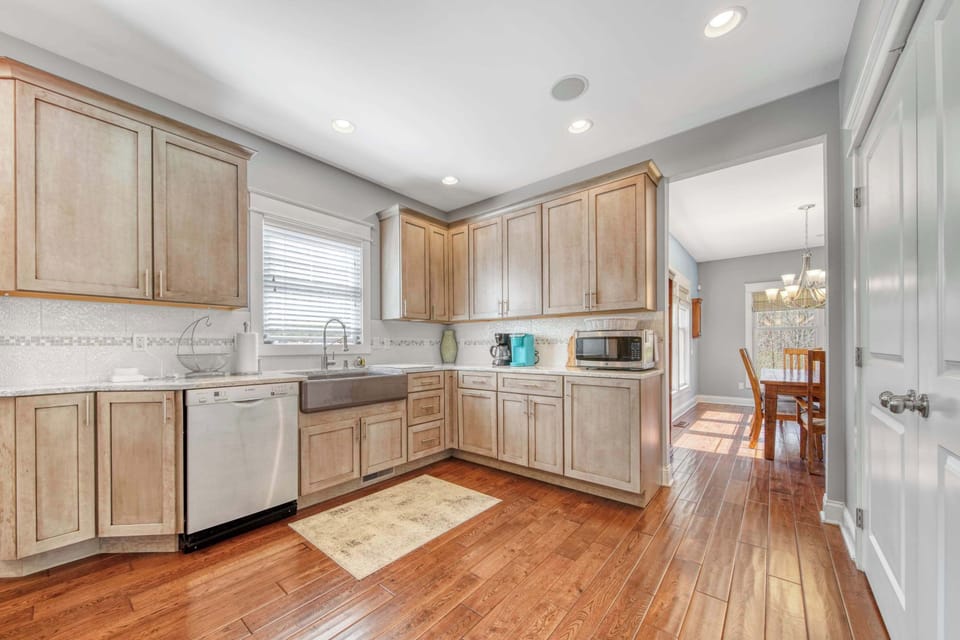 Spacious kitchen 