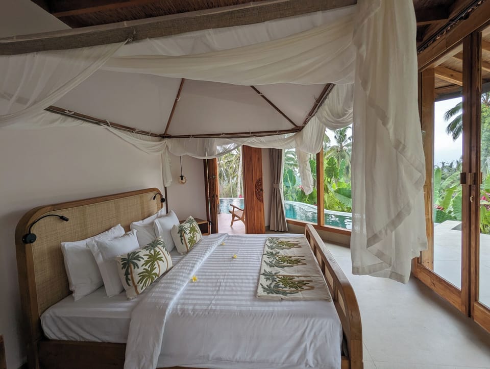 Luxury Villa | Minibar, desk, laptop workspace, free cribs/infant beds