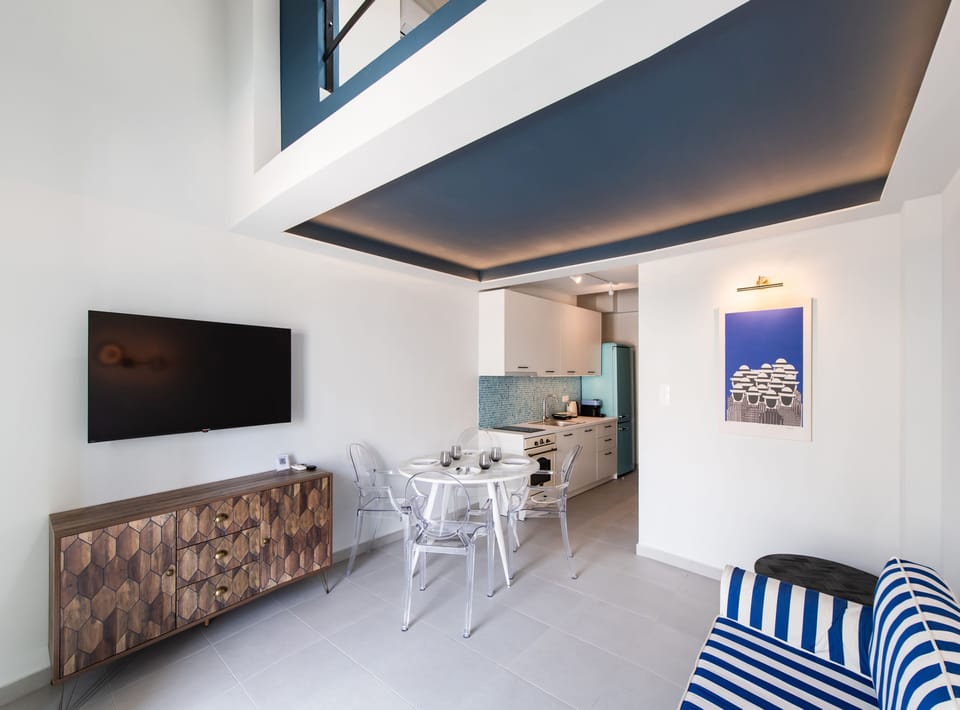 Elite Duplex | Living area | 43-inch Smart TV with digital channels, Netflix, streaming services