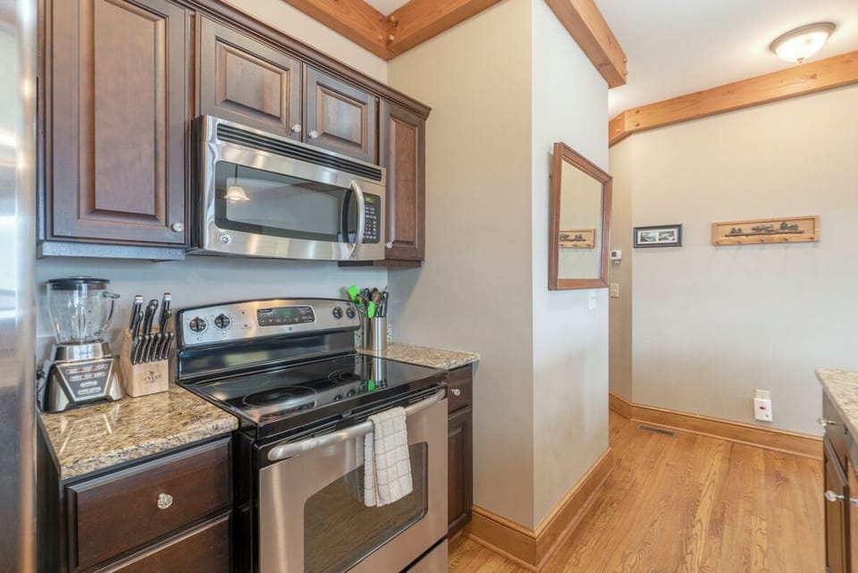Kitchen--- Granite Counter-tops, Stainless Steel